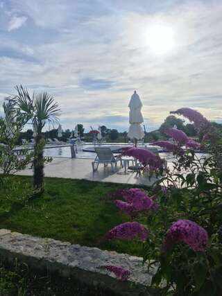 Курортные отели Imperial Resort Улцинь-0